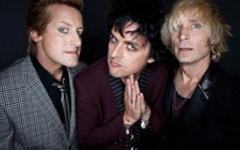 Green Day. Фото с офстраницы Green Day в Facebook